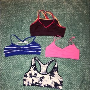 Set of 4 bras size medium